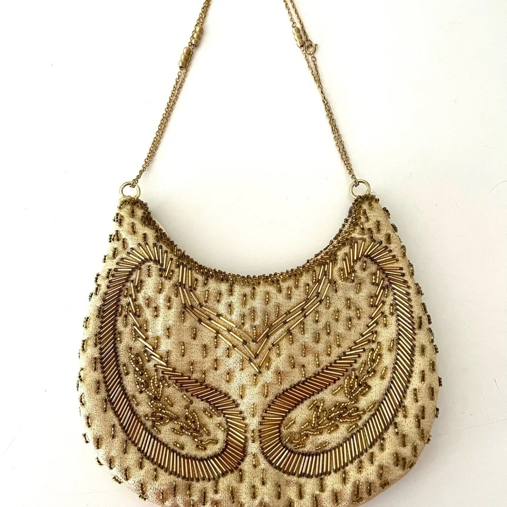Vintage Beaded bag with chain shoulder strap.